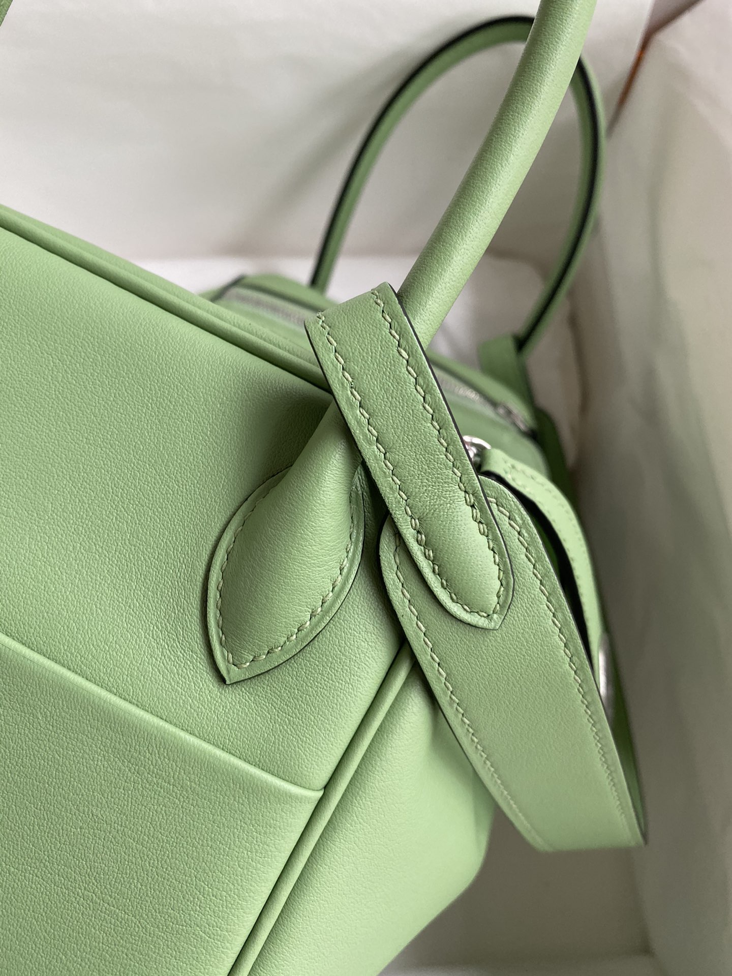 Hermes Lindy 26cm Handbag Shoulder Bag In Green Kiwi Swift Leather